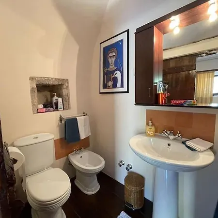 Vincenzo'S Room In A Tower/ Brown Leonidio Exterior photo