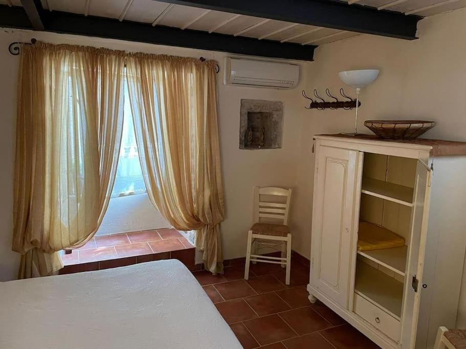 Vincenzo's In A Tower/ Brown Apartment *